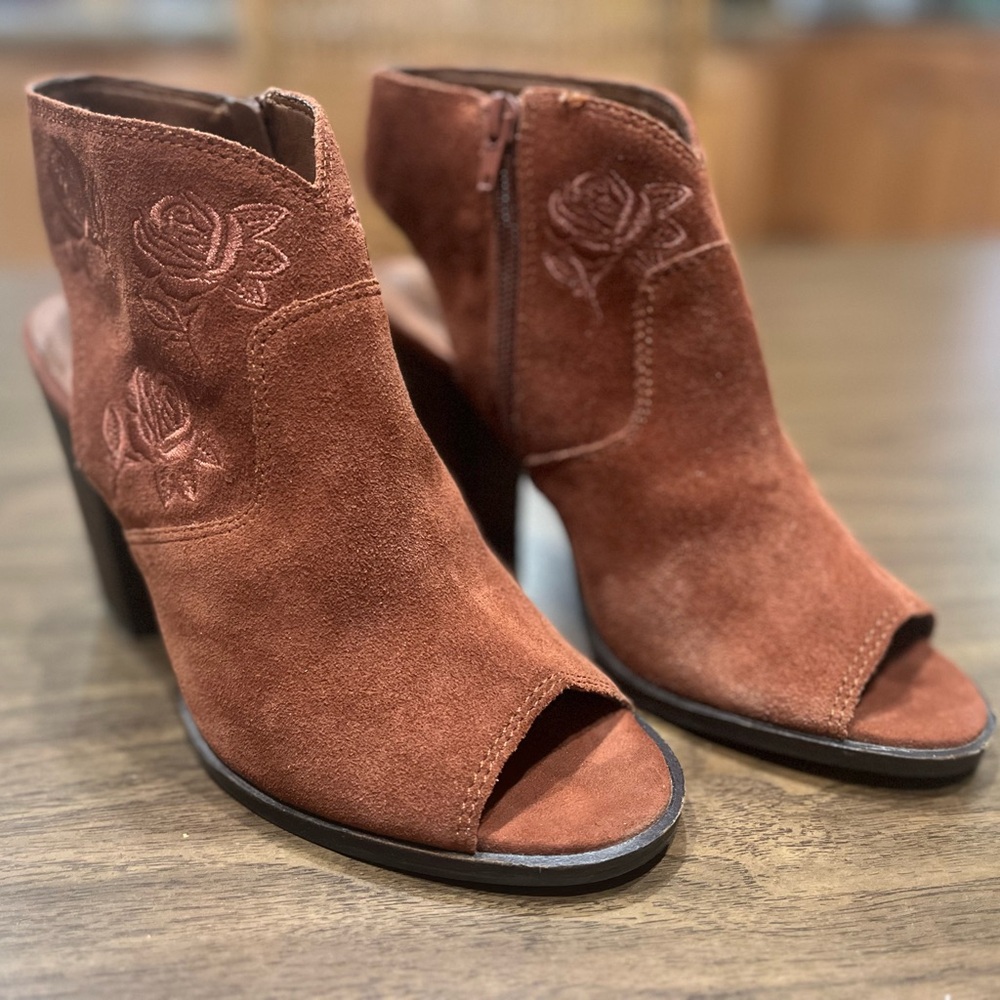 Lucky Brand Western Boots